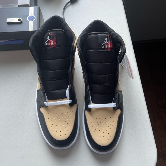 Nike Mid SE Size 12 men’s - Picture 3 of 6